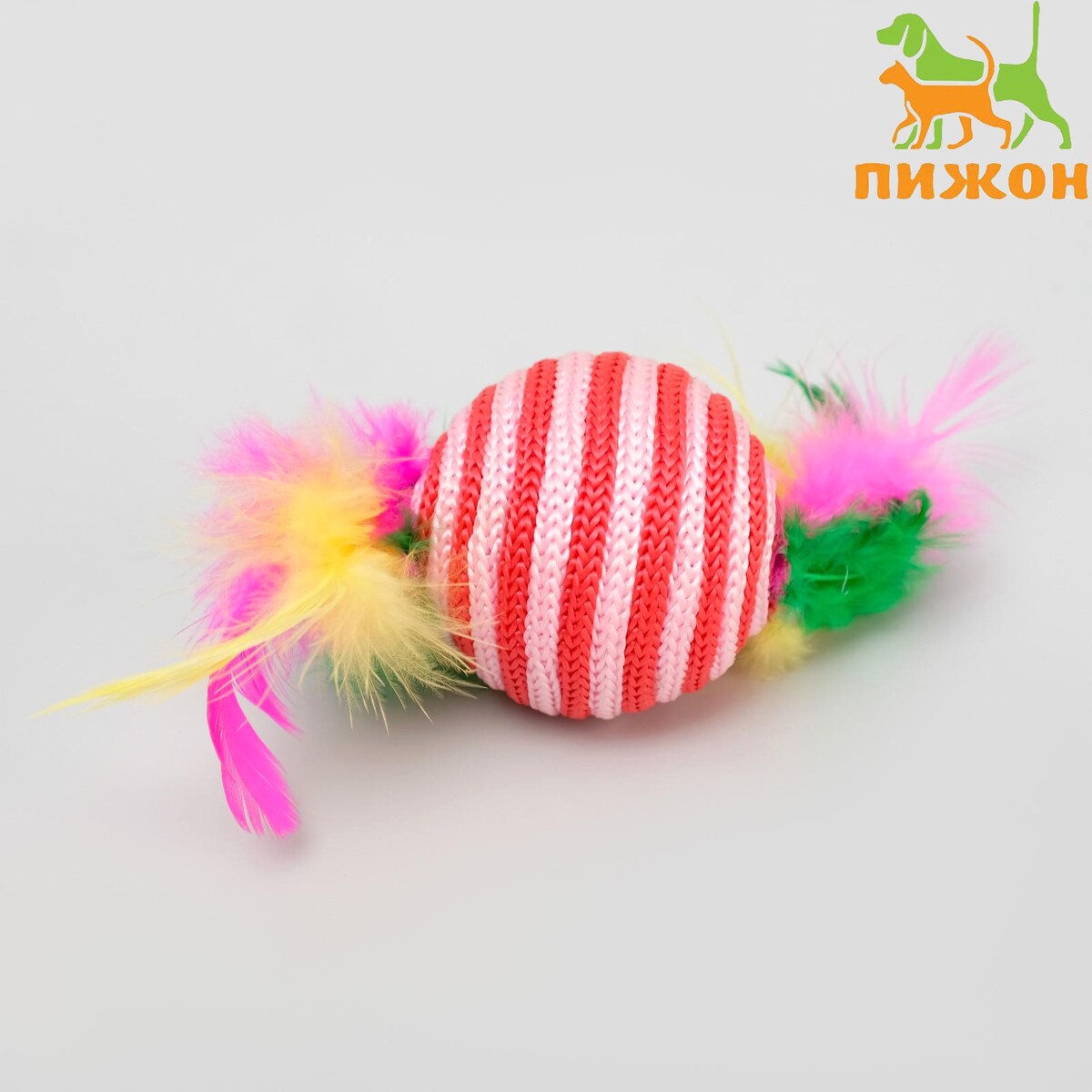Шар-погремушка с перьями двухцветный, 4,5 см, красный/розовый шар погремушка сизалевый с перьями 4 5 см розовый