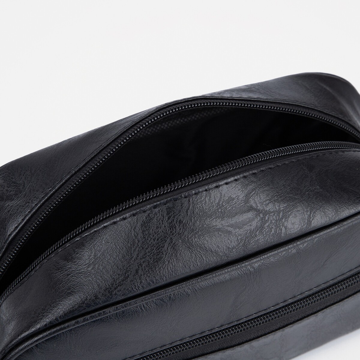 фото Косметичка на молнии, наружный карман, цвет черный no brand