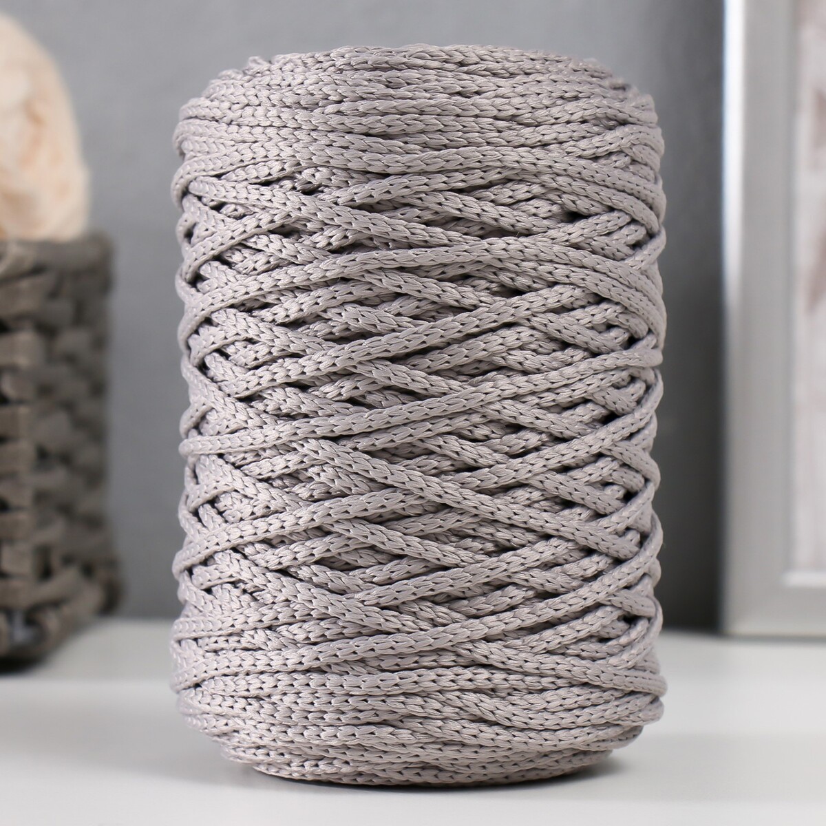 Шнур для вязания 100% полиэфир 3мм 100м/200±20гр (14-светло-серый) шнур для вязания 100% полиэфир ширина 5 мм 100м серый