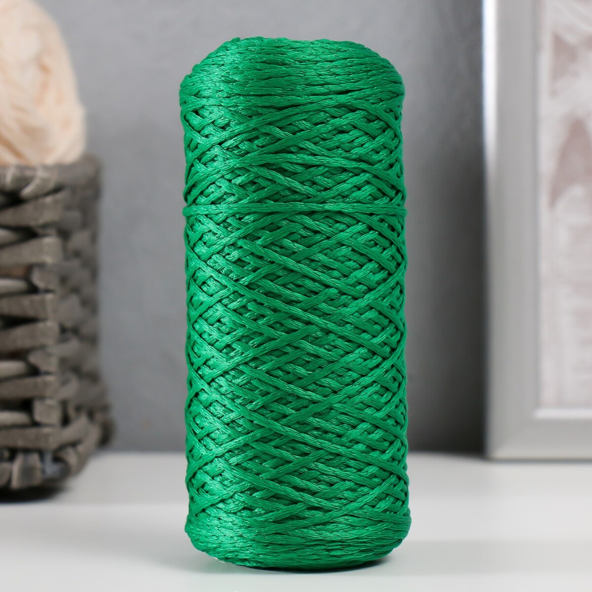 Шнур для вязания 100% полиэфир 1мм 200м/75±10гр (25-зеленый) шнур для вязания 100% полиэфир 1мм 200м 75±10гр 25 зеленый