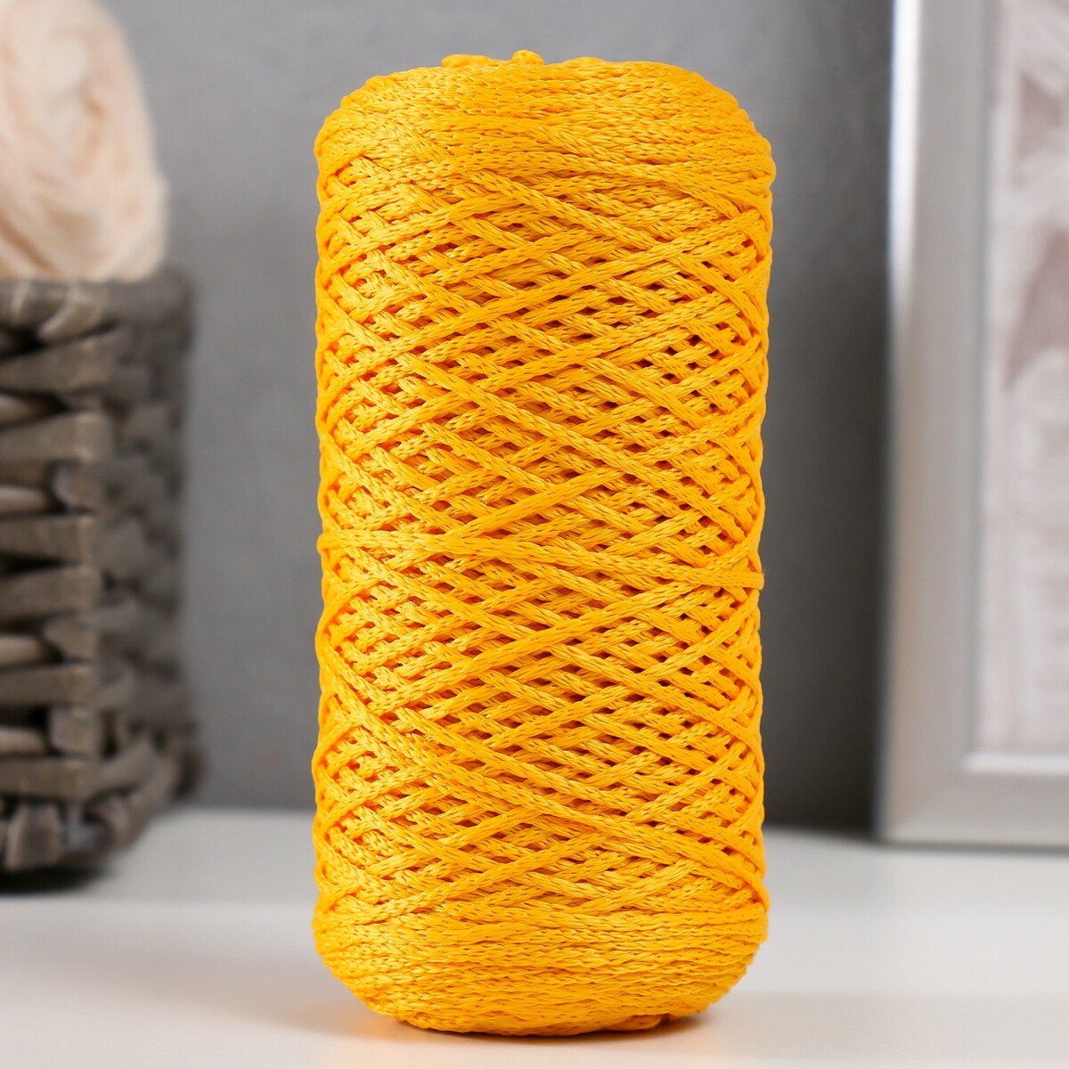 Шнур для вязания 100% полиэфир 1мм 200м/75±10гр (08-желтый) шнур для вязания 100% полиэфир 1мм 200м 75±10гр 07 золотой