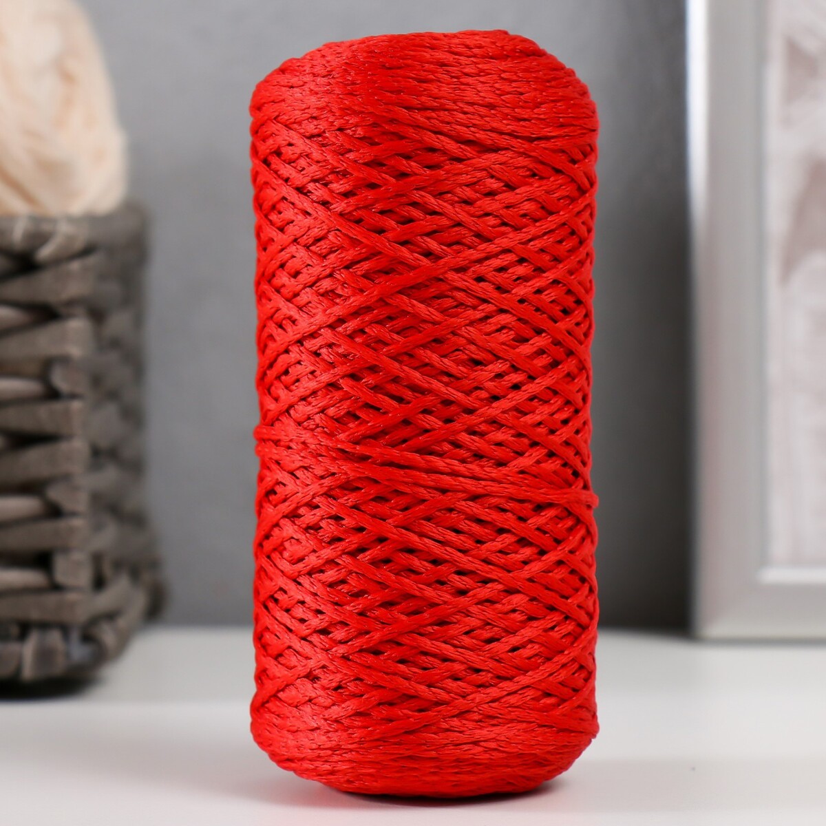 Шнур для вязания 100% полиэфир 1мм 200м/75±10гр (27-красный) шнур для вязания 100% полиэфир 1мм 200м 75±10гр 01 белый