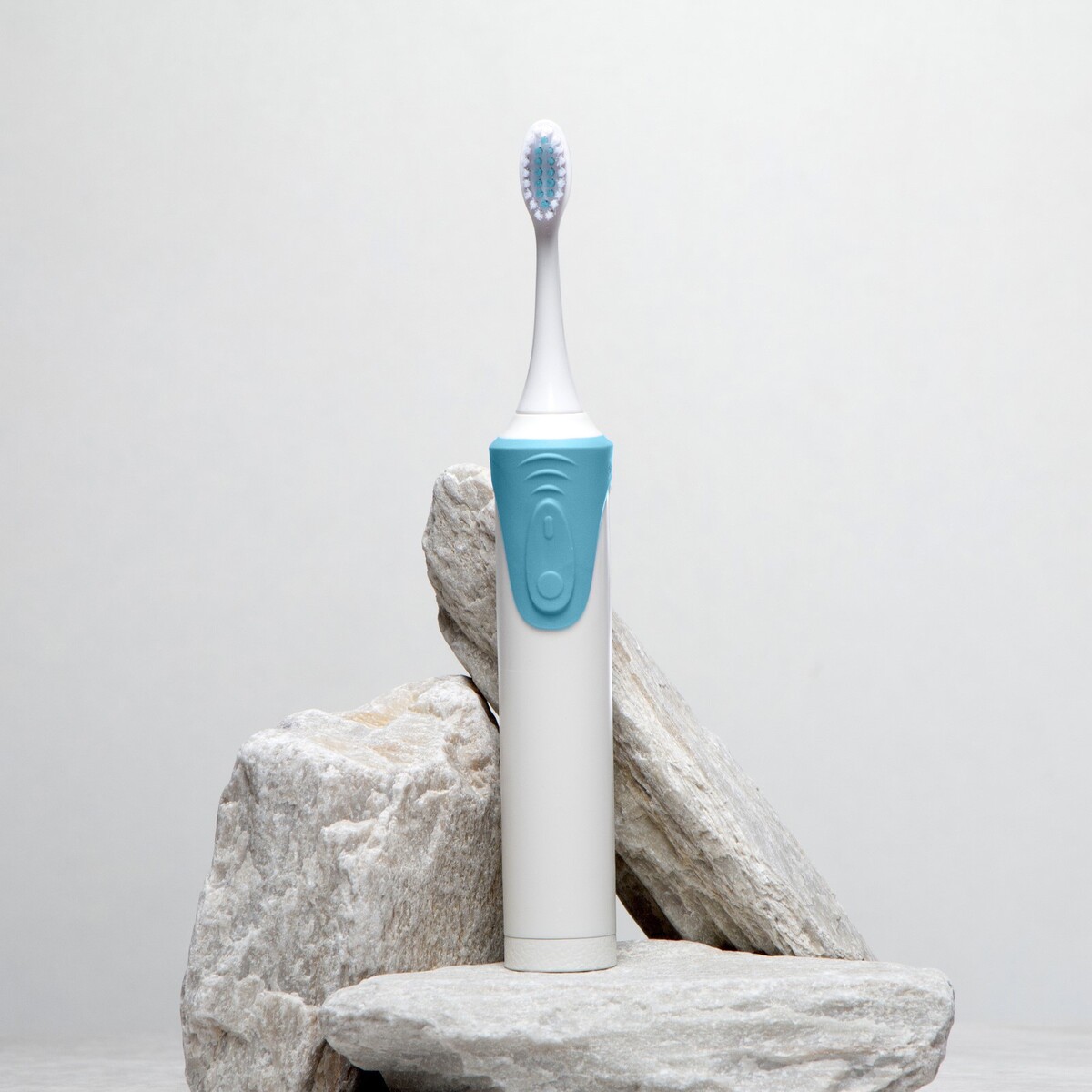 Электрическая зубная щетка luazon lp-009, вибрационная, 8500 дв/мин, 4 насадки, 2хаа, синяя щетка swix стальная средней жесткости прямоугольная t0179b