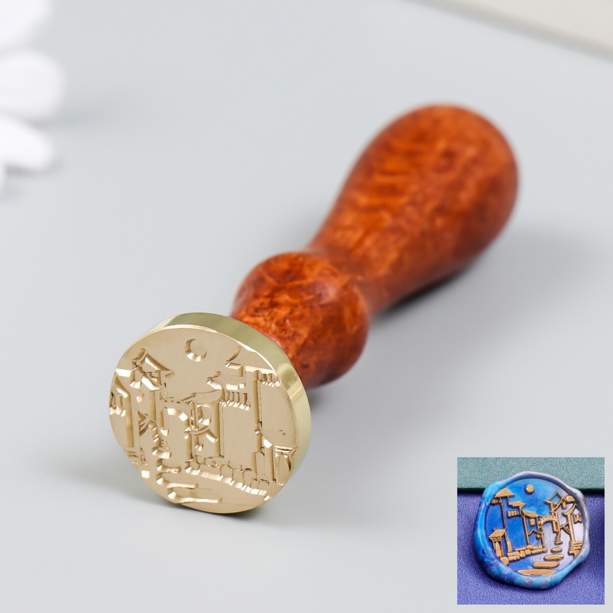 

Печать для сургуча с деревянной ручкой