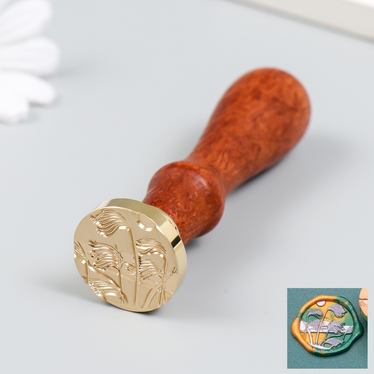 

Печать для сургуча с деревянной ручкой