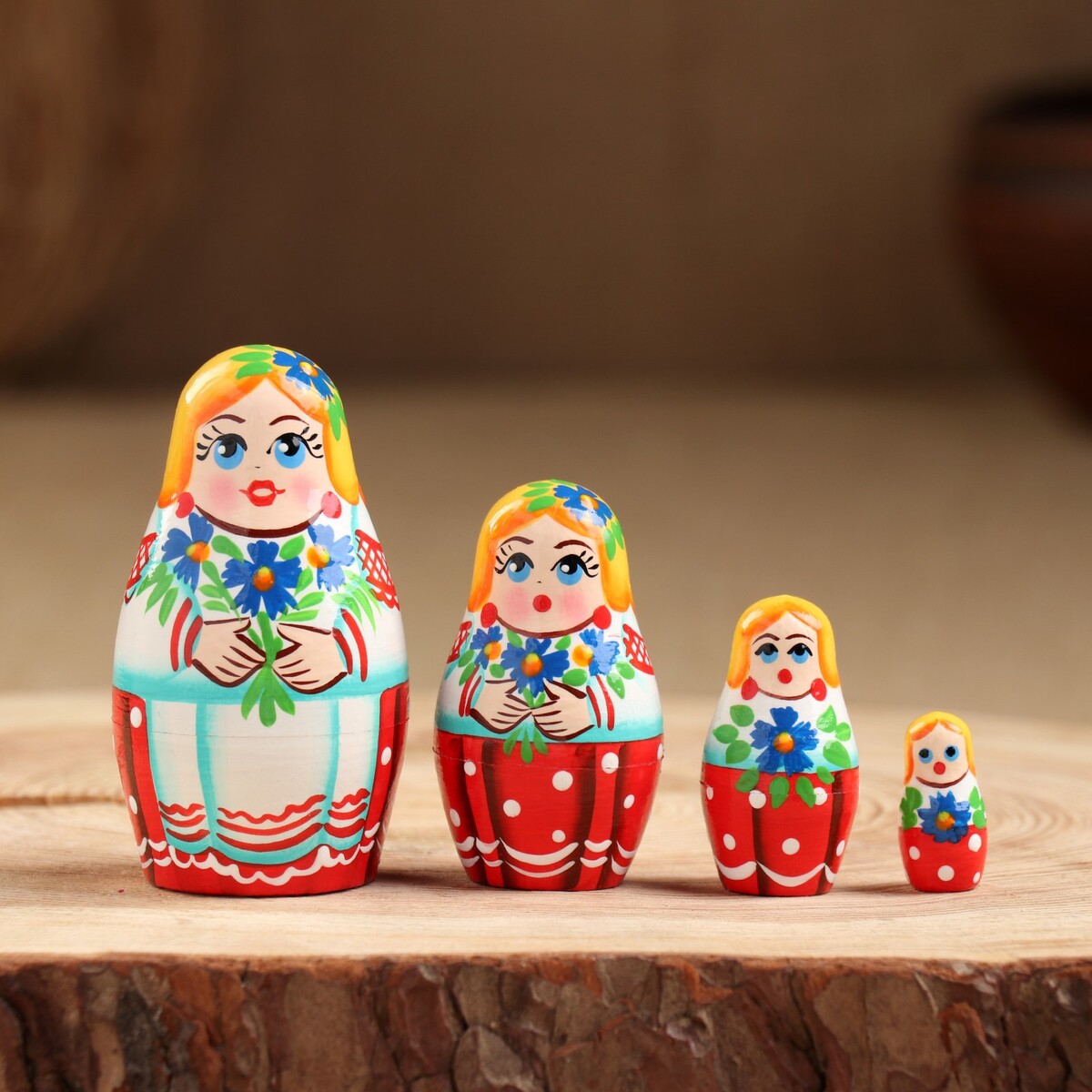 

Матрёшка, Разноцветный