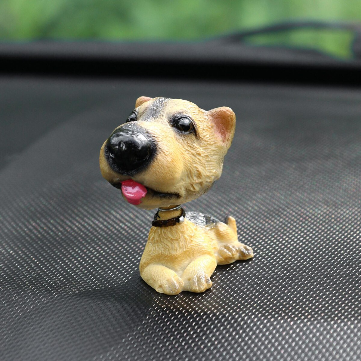 Собака на панель авто, качающая головой, ирландский терьер сувенир конверт путешественника авто винтаж для документов из пвх 20 5 22см 77224