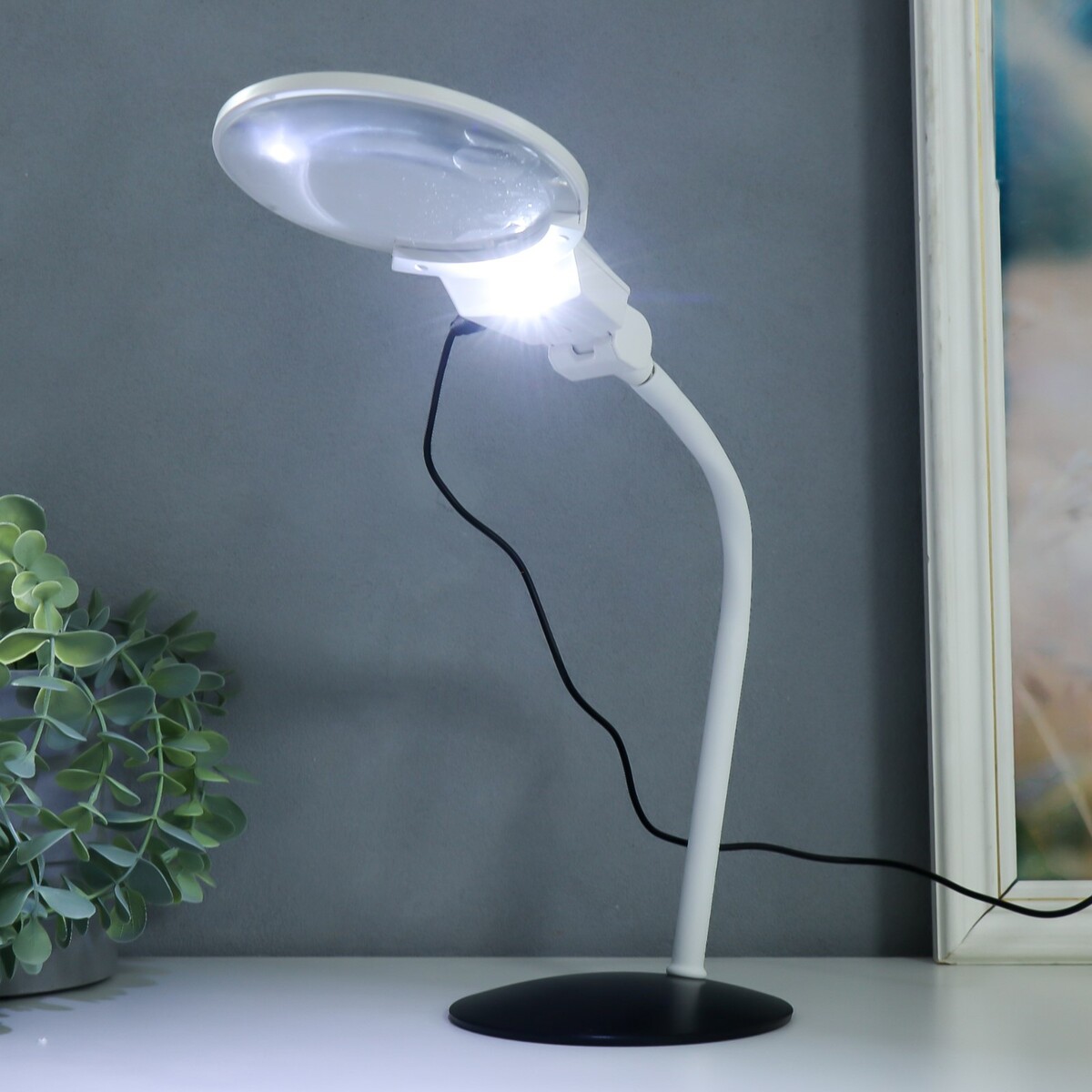 

Лампа-лупа х3 х4,5 для творчества led от 3 lr1130 линзы d=2,1 и 11 см белый