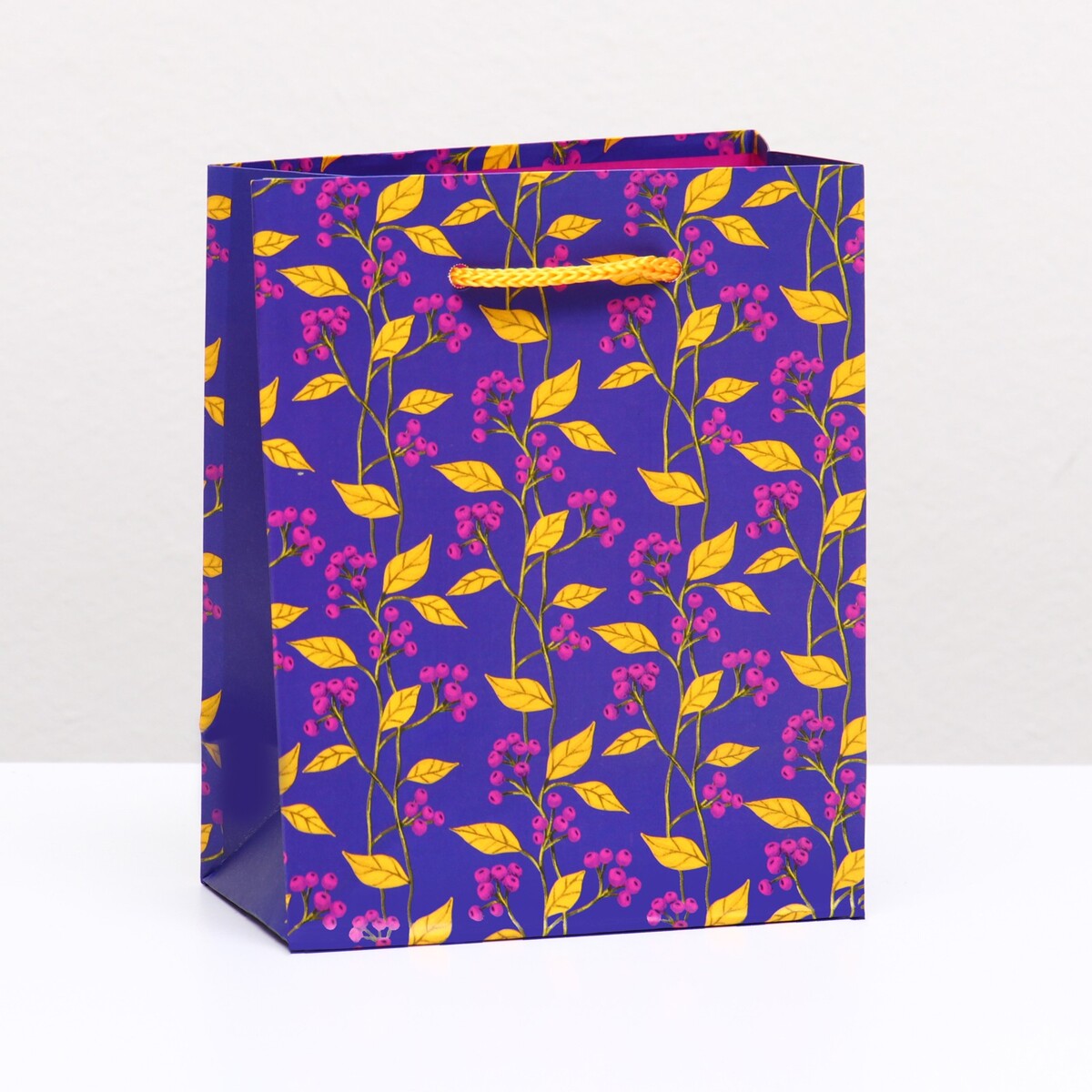 Пакет подарочный пакет подарочный бумажный а3 треугольная абстракция нейтральный