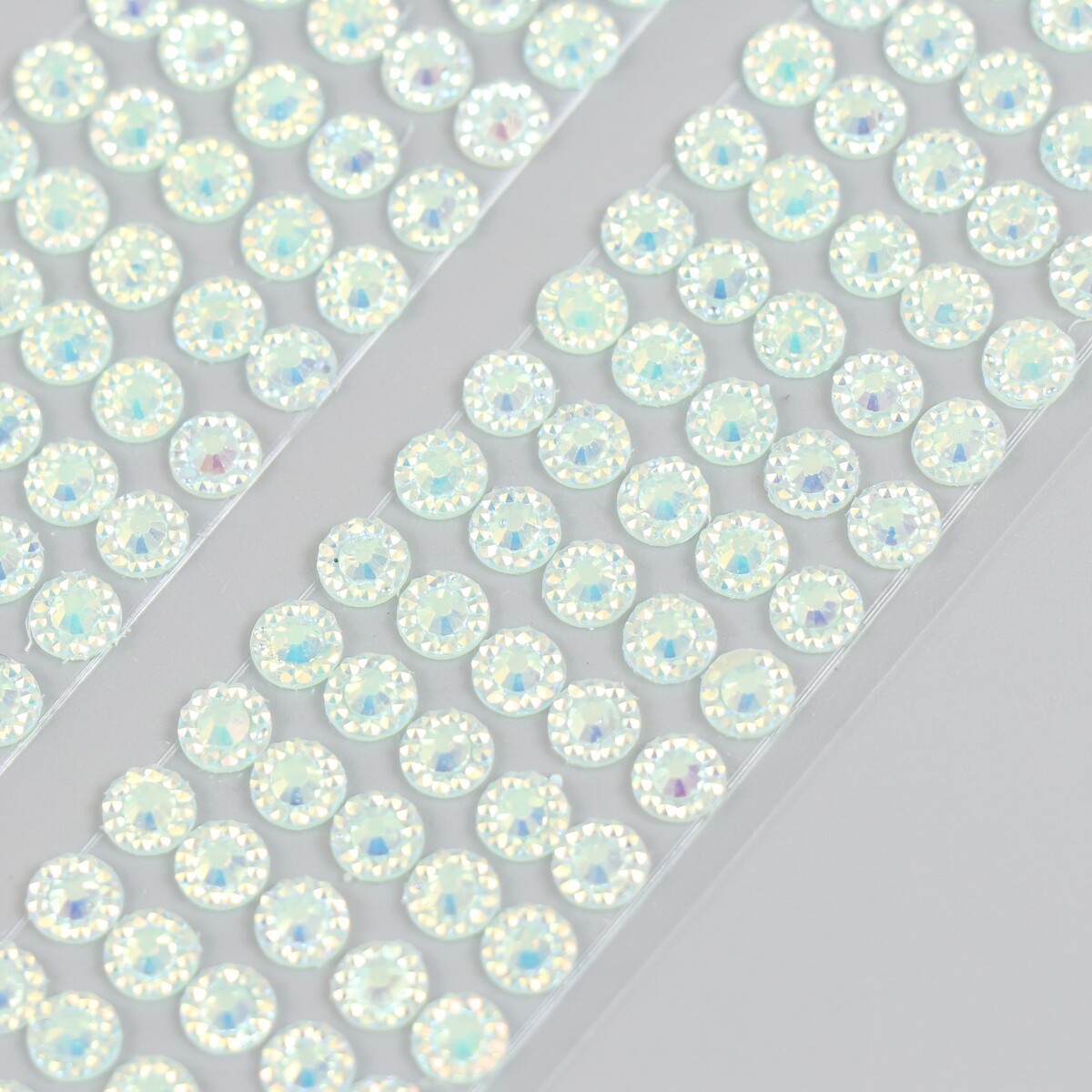 

Полубусины самоклеющиеся d 5 мм, салатовый хамелеон, Зеленый