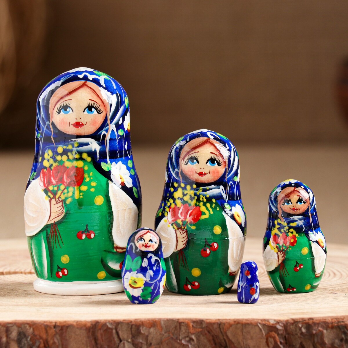 

Матрешка, Разноцветный