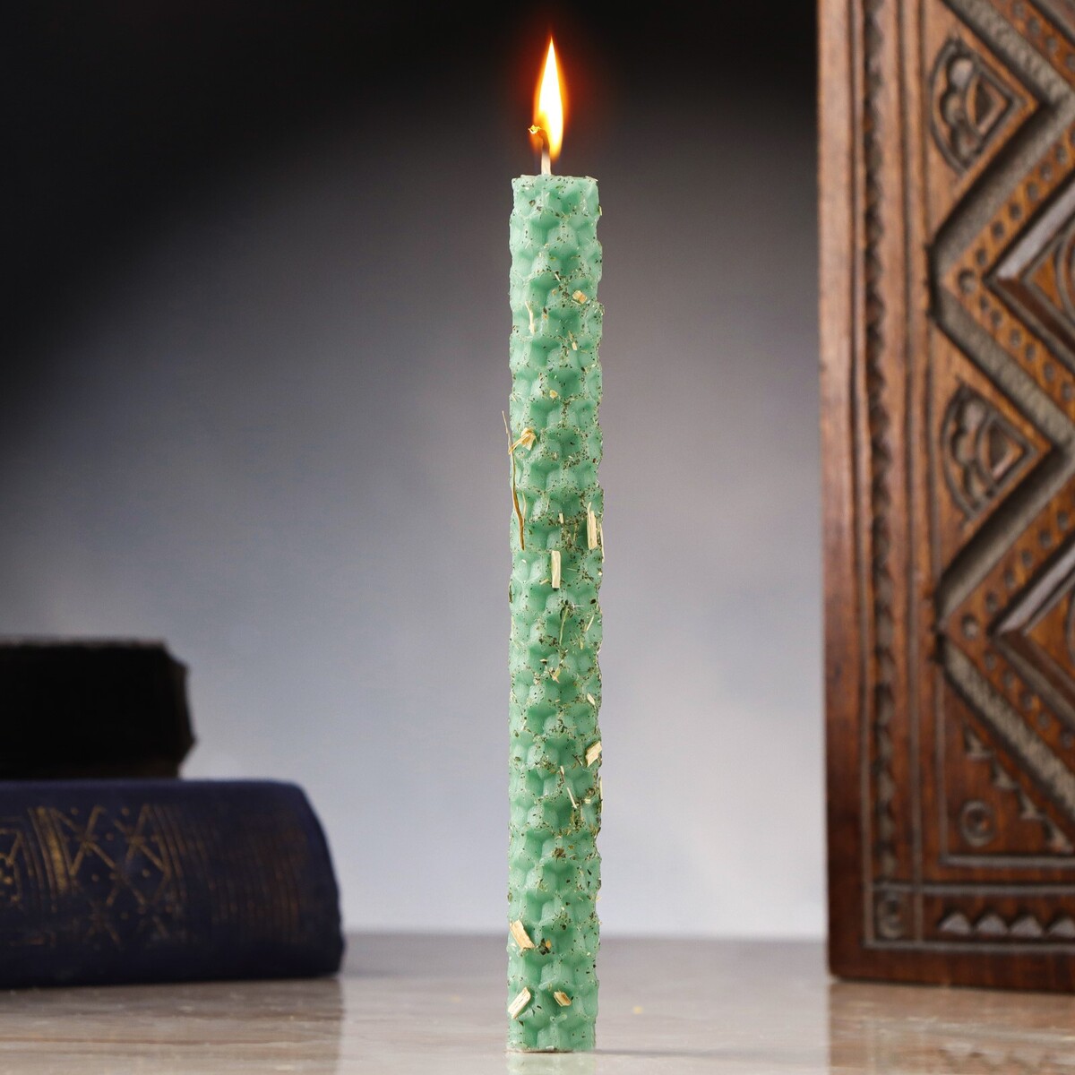 Свеча из вощины с крапивой свеча из вощины медово зеленые 8 см