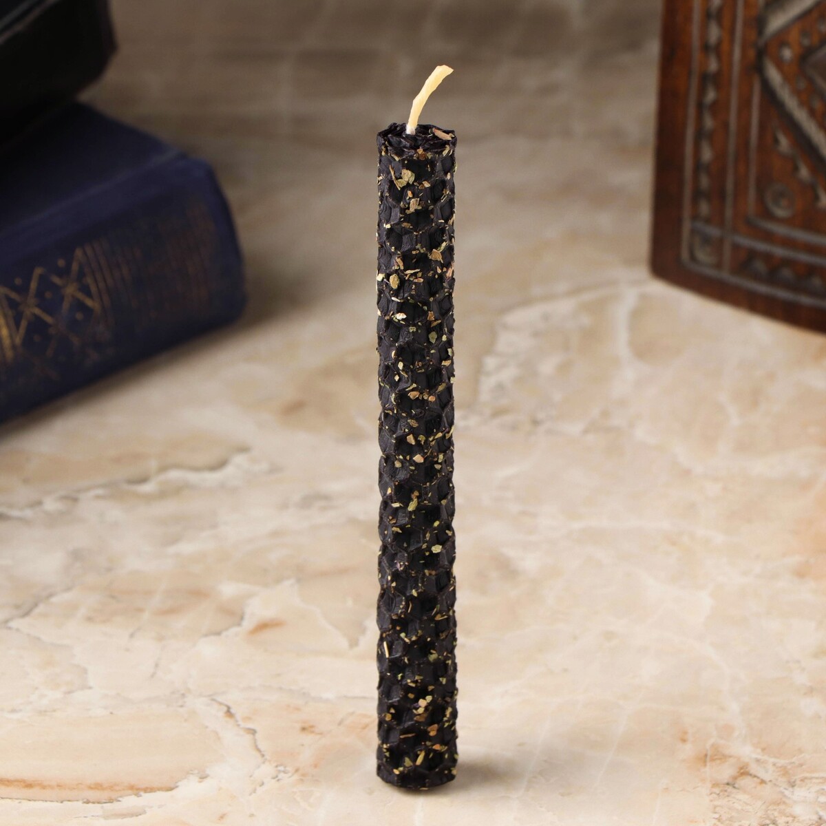 Свеча из вощины с базиликом, 13х1,7 см, 1 ч, черный No brand 02773228 - фото 2