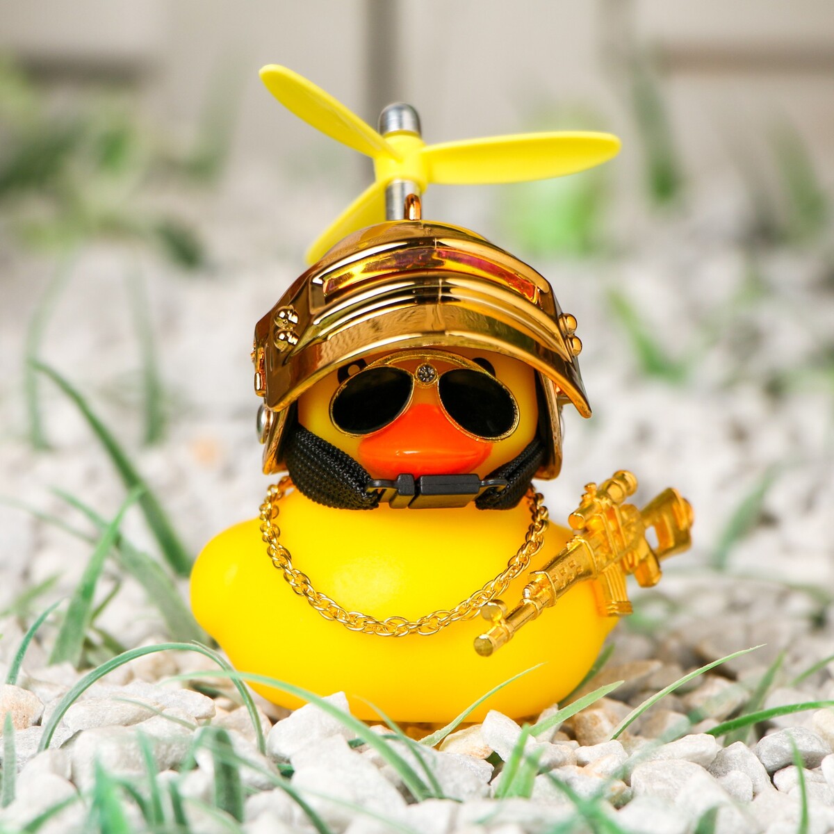 фото Утка с пропеллером желтая, шлем золотистый no brand