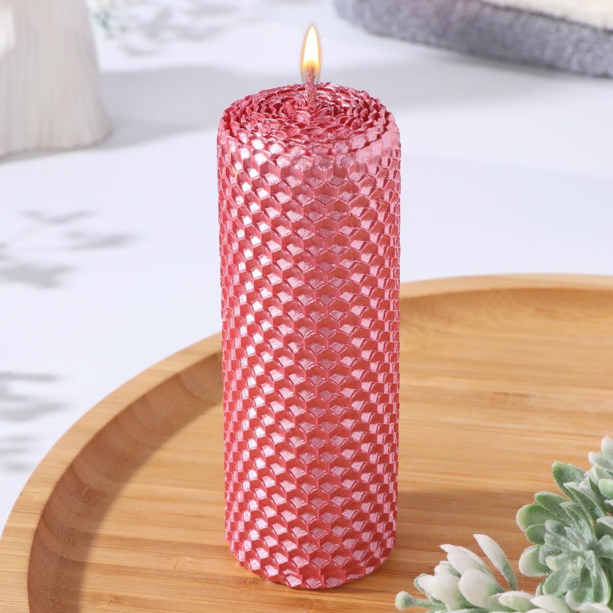 Свеча из вощины, 4,5х4,5х12,5 см, фуксия металлик свеча из вощины с розой