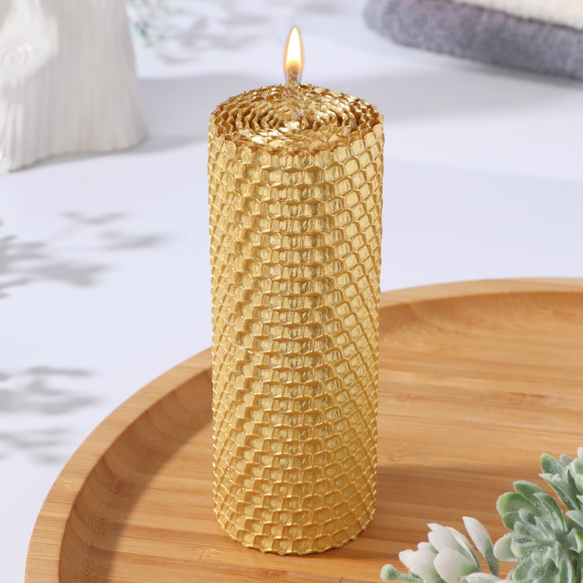 Свеча из вощины, 4,5х4,5х12,5 см, золото металлик свеча из вощины медово зеленые 8 см