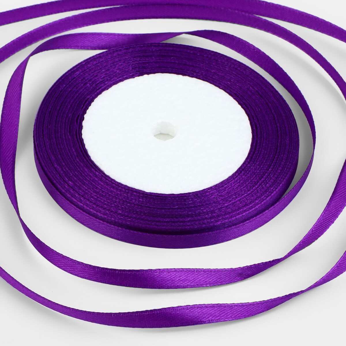 

Лента атласная, 6 мм × 30 ± 1 м, цвет тёмно-фиолетовый