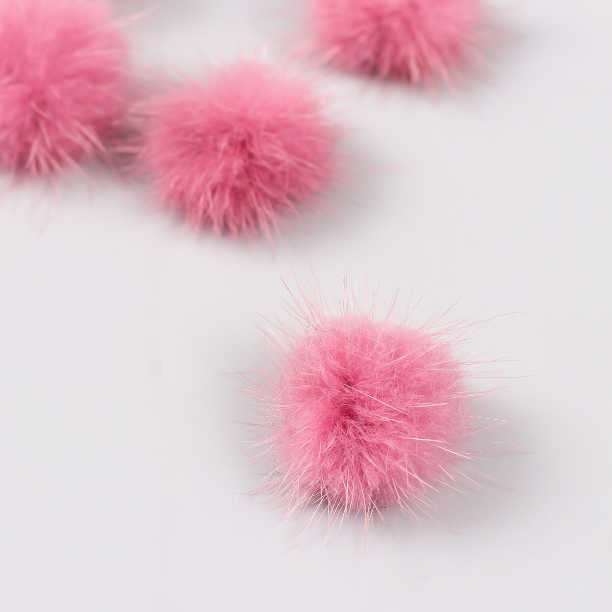 

Помпон мини 2,5см норка (16 брусника), Розовый