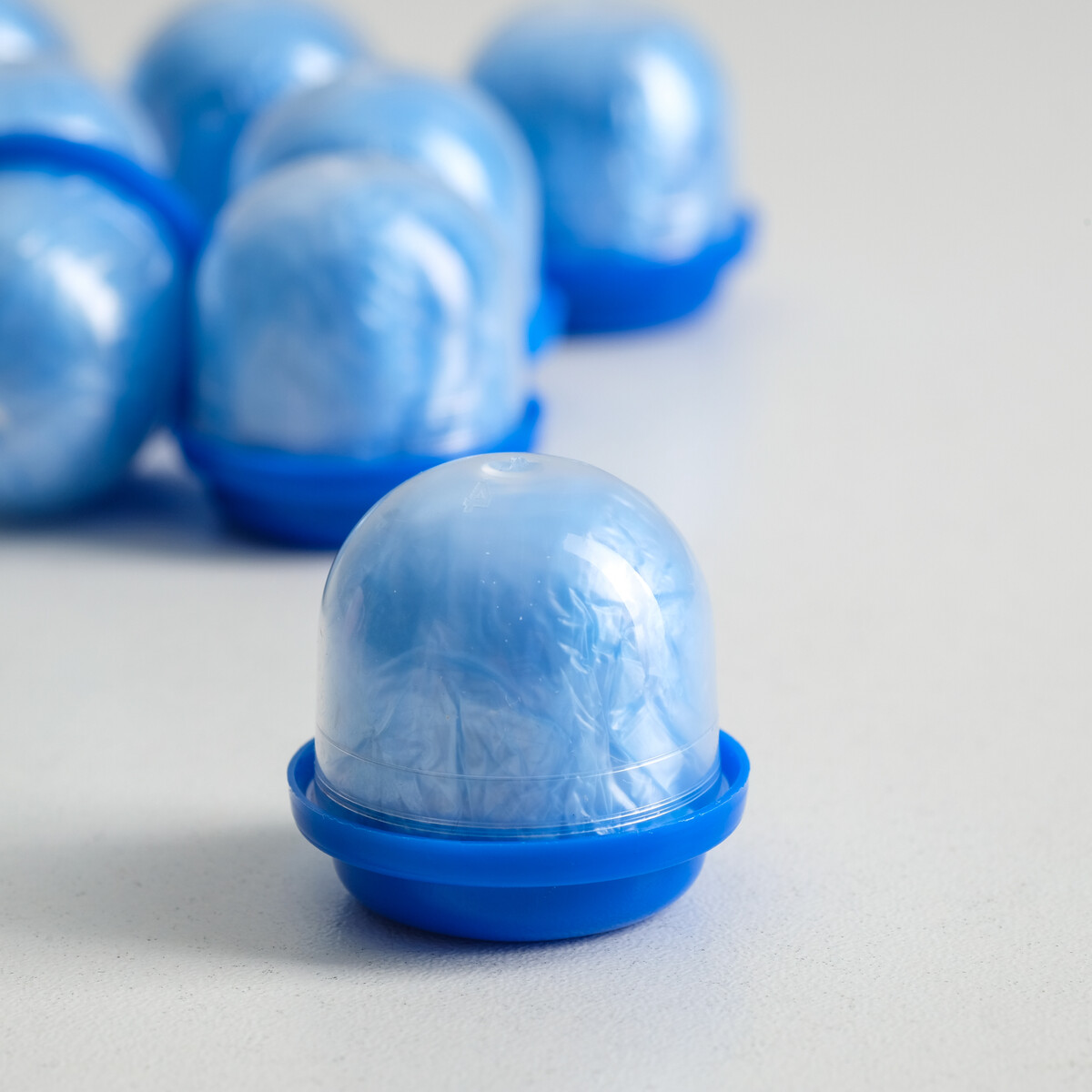 Бахилы в капсуле с синей крышкой, 400 х 130 мм, 20 мкм., 2.4 г No brand, цвет синий 03311159 - фото 1