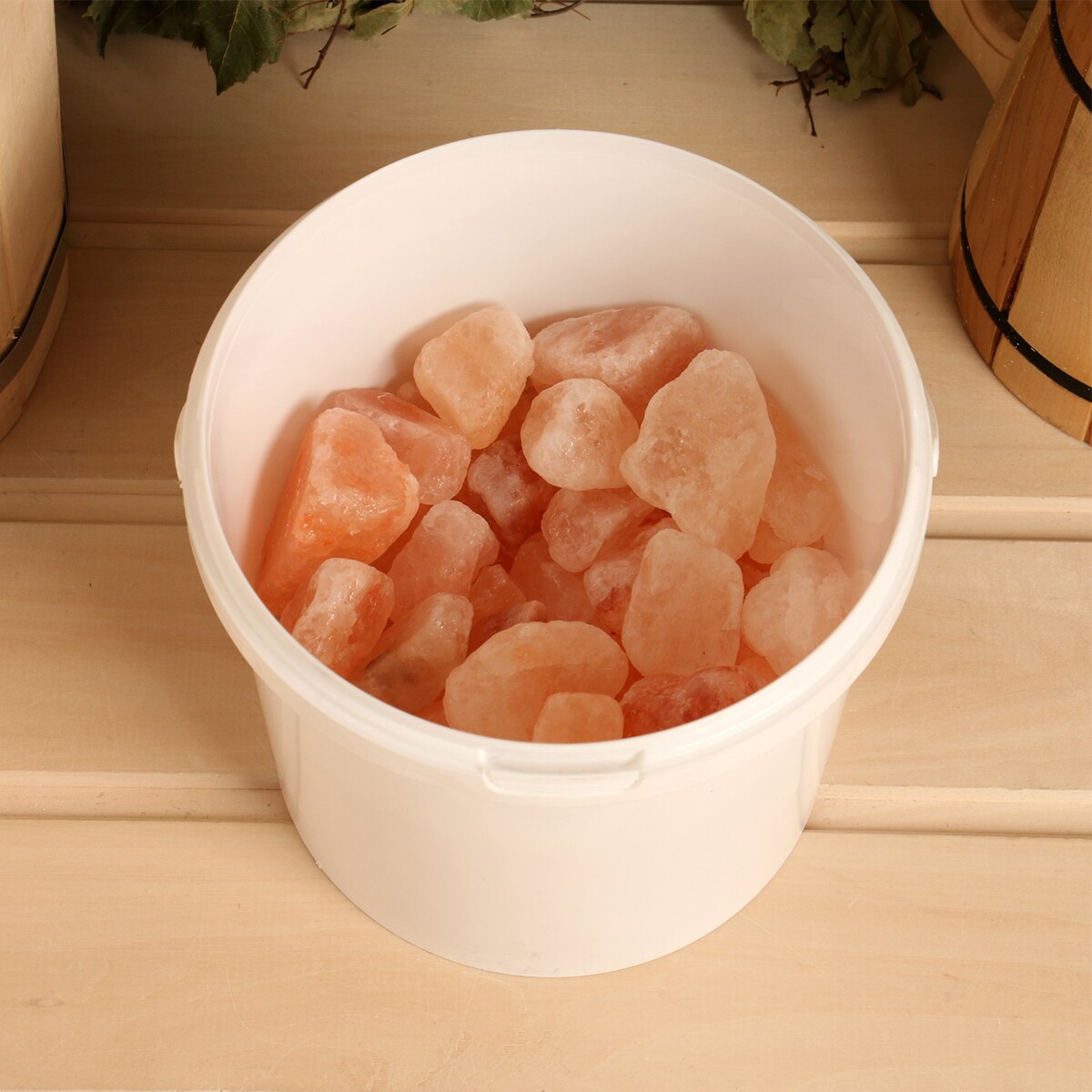 Соль гималайская розовая галька фракция 50-100мм, 2 кг, ведро галька черноморская 2 5 мм премиум 3 5 кг