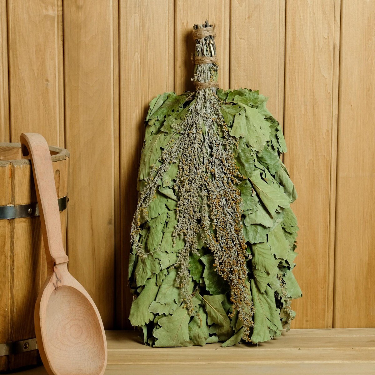 Веник для бани дубовый с полынью, в индивидуальной упаковке веник для бани дубовый 55 см с букетом из трав