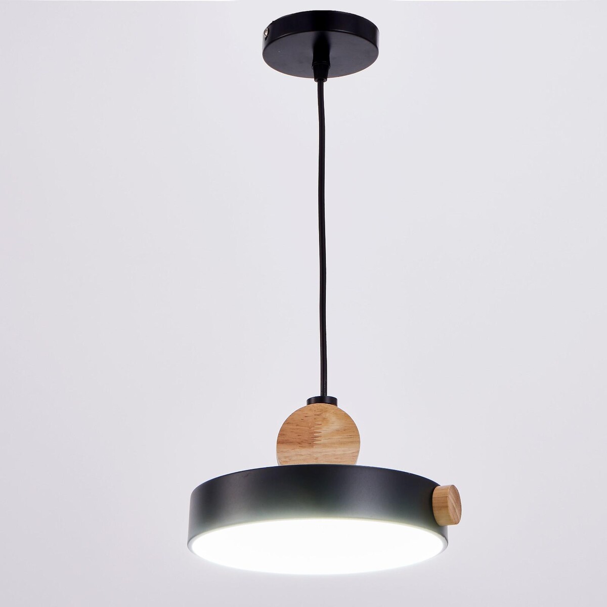 

Светильник bayerlux 2034841/1 led 8вт 3 режима 3000-6000к черный 20х21,5х17 см