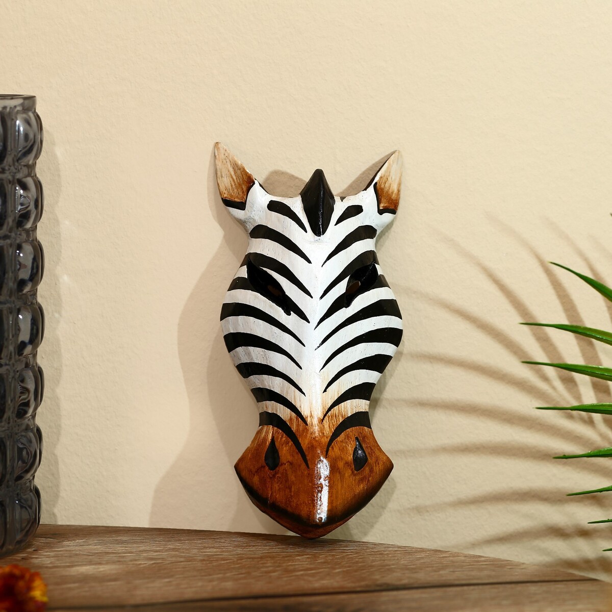 

Маска, Белый