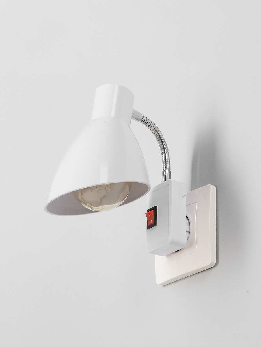 

Бра в розетку