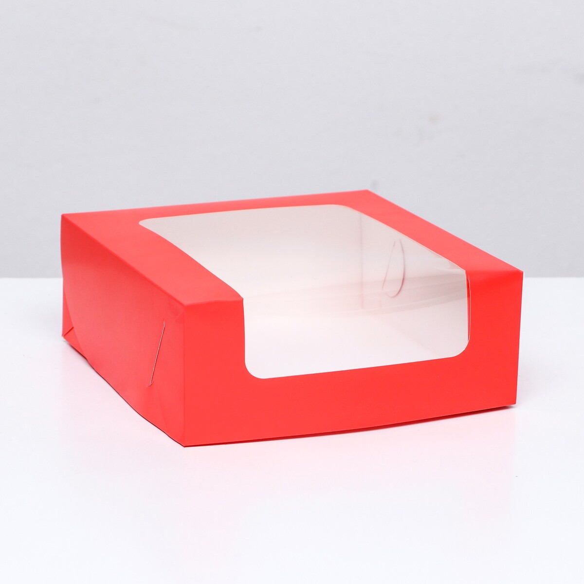 Кондитерская упаковка с окном, красная, 18 х 18 х 7 см