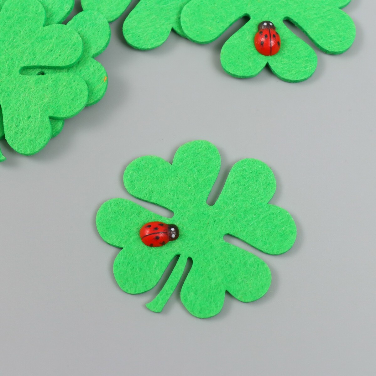 

Декор, Зеленый