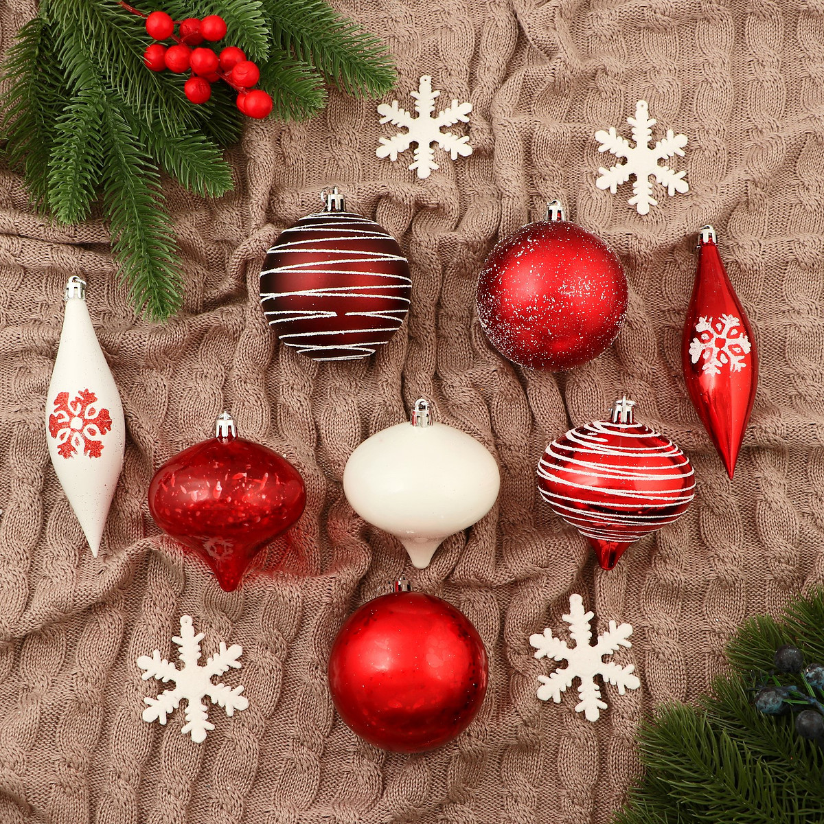 

Ёлочные игрушки, Красный;белый