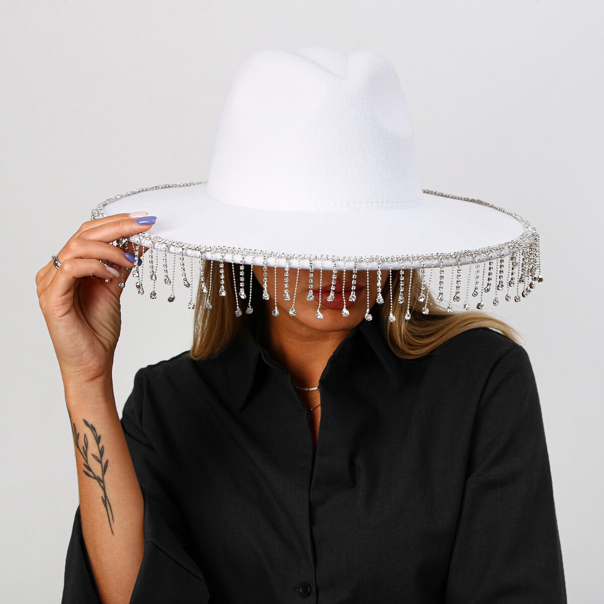 Шляпа с широкими полями, со стразами, р. 56 см, цвет белый шляпа женская с лентой minaku белый р р 56 58
