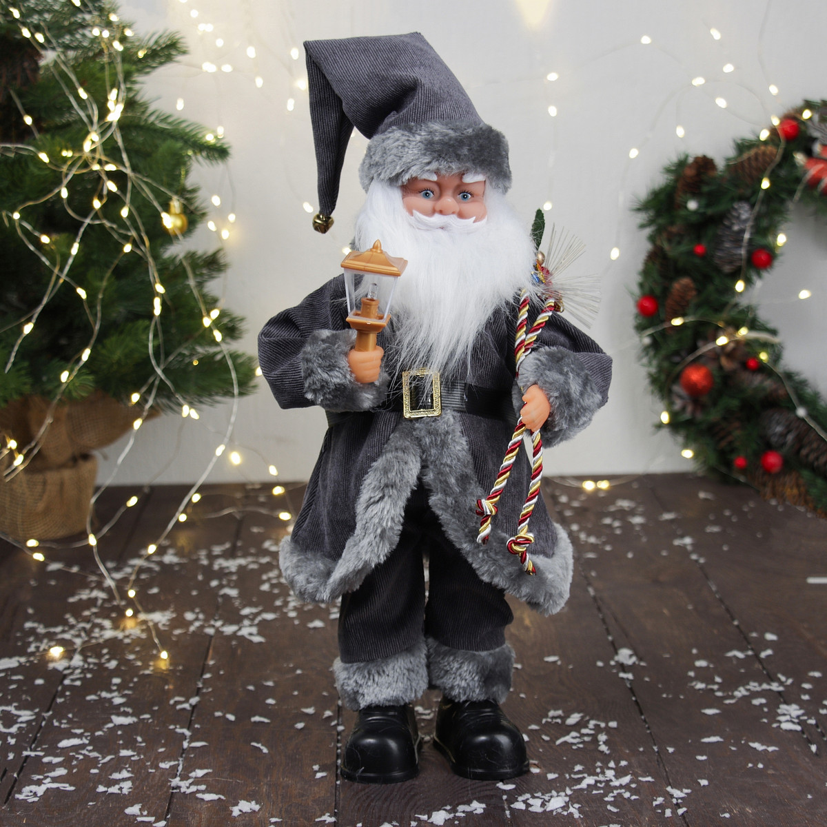 

Дед мороз под елку, Серый