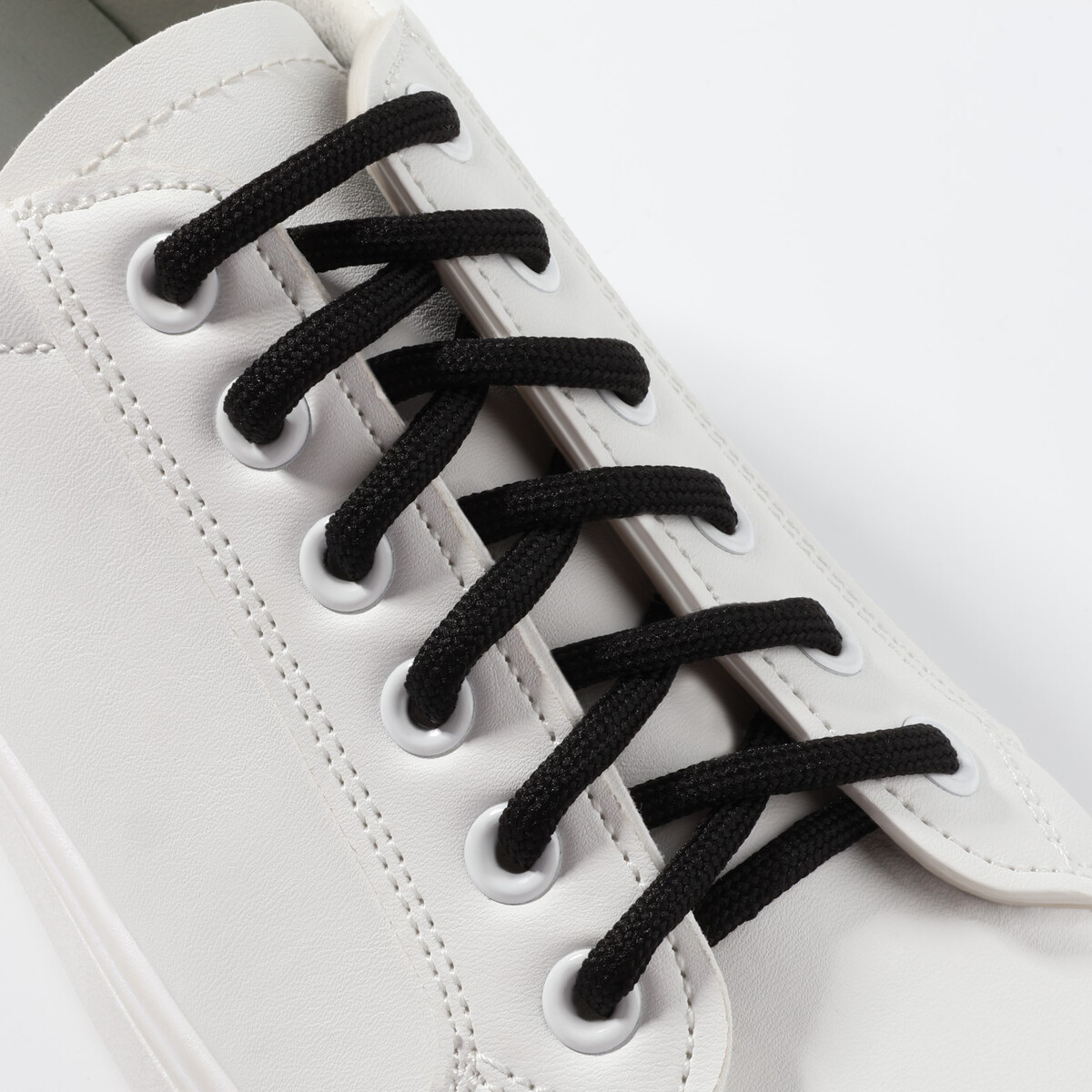 Шнурки для обуви, пара, круглые, d = 5 мм, 110 см, цвет черный