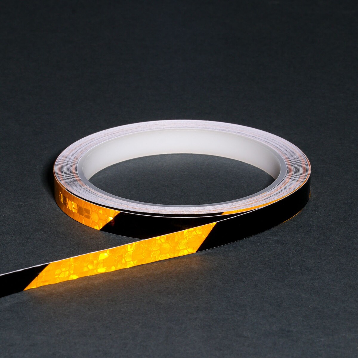 Светоотражающая лента, самоклеящаяся, черно-желтая, 1 см х 8 м панель самоклеящаяся 30 30см мягкая клетка черно белая