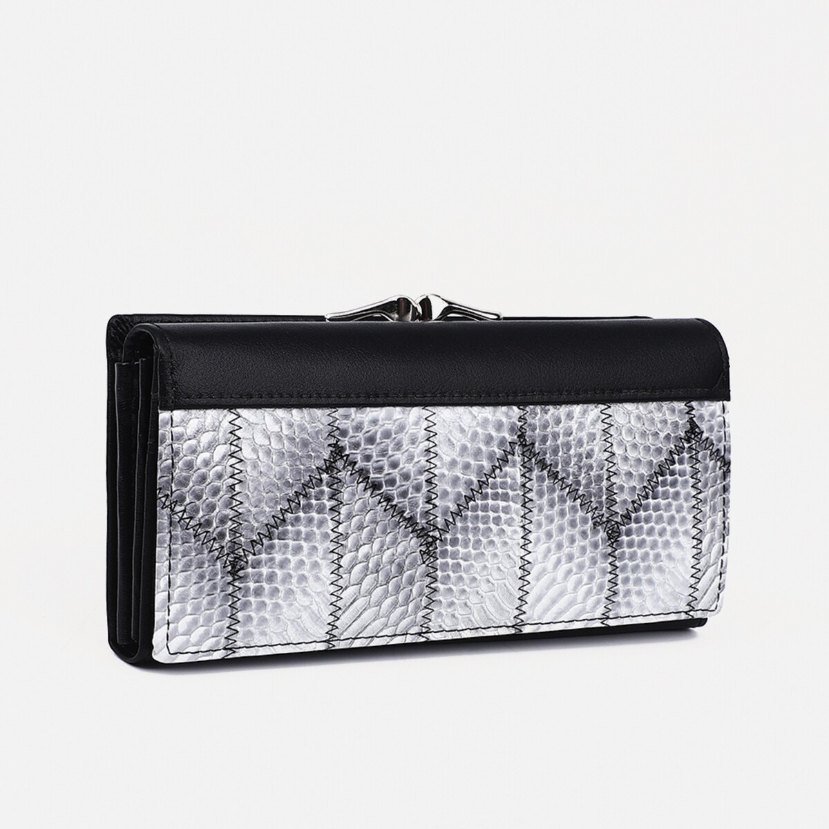 

Кошелек на магнитах, цвет черный