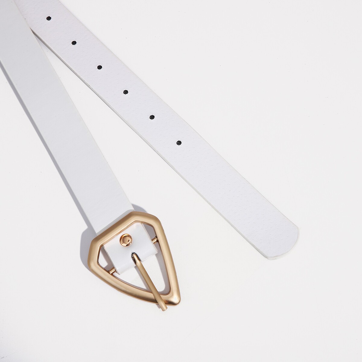 фото Ремень женский, ширина 2,8 см, пряжка пластик, цвет белый no brand