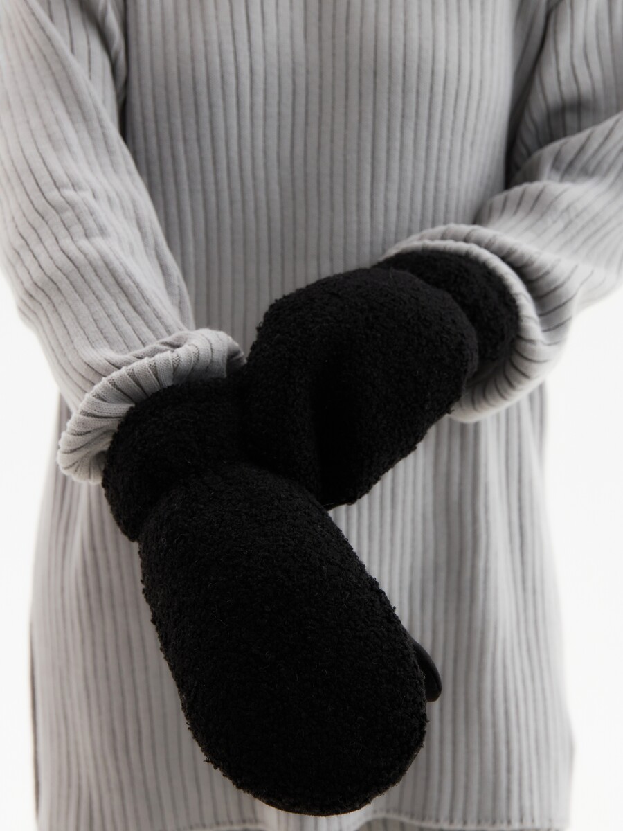 

Варежки, Черный