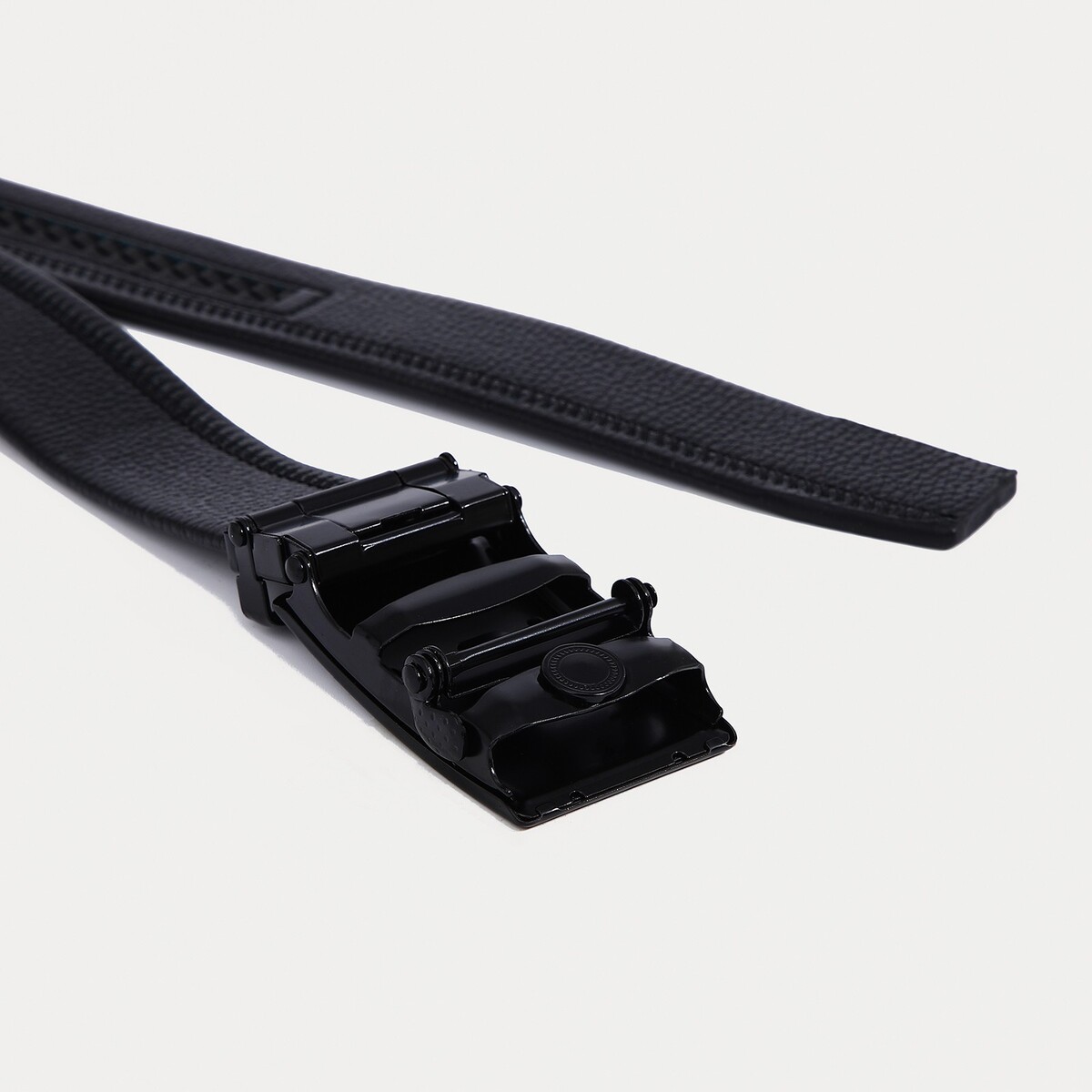 фото Ремень мужской, ширина 3,5 см, автомат, пряжка темный металл, цвет черный no brand