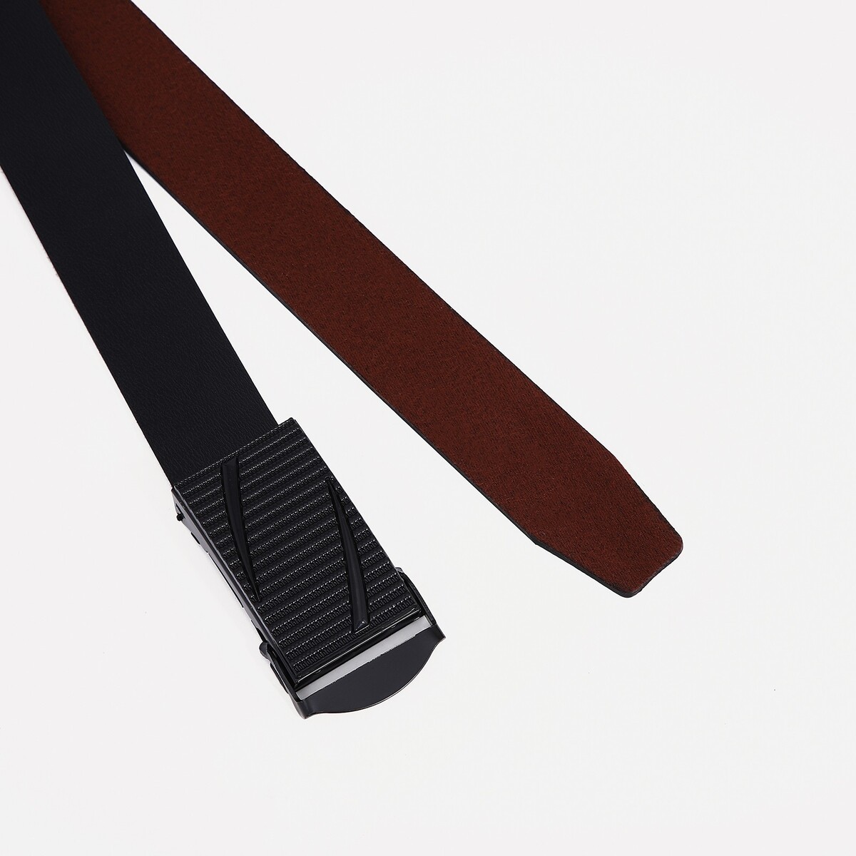 фото Ремень мужской, ширина 3,5 см, затяжка, пряжка темный металл, цвет черный no brand