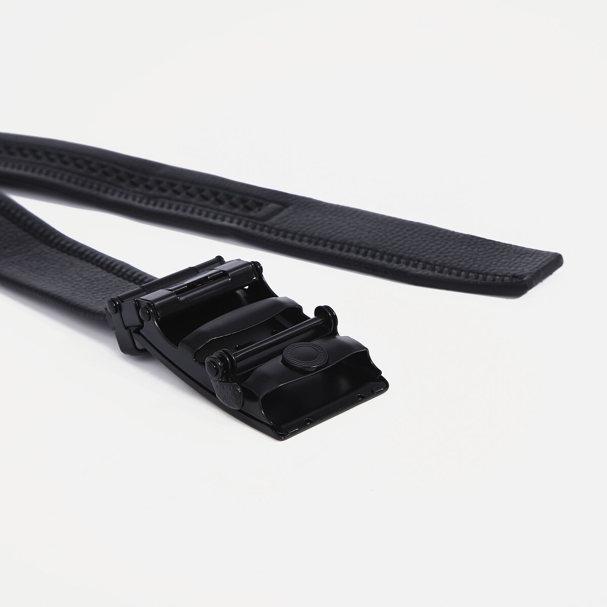 фото Ремень мужской, ширина 3,5 см, автомат, пряжка темный металл, цвет черный no brand