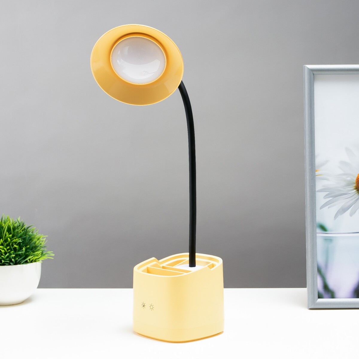 

Настольная лампа сенсорная 16848/1yl led 2вт usb акб желтый 9,5х9,5х38 см