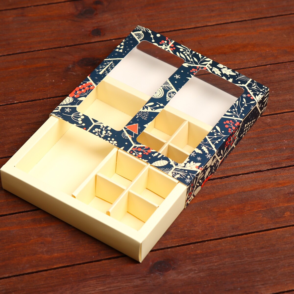 фото Коробка для конфет, 8 конфет и шоколадка, 17,7 х 17,7 х 3,8 см upak land
