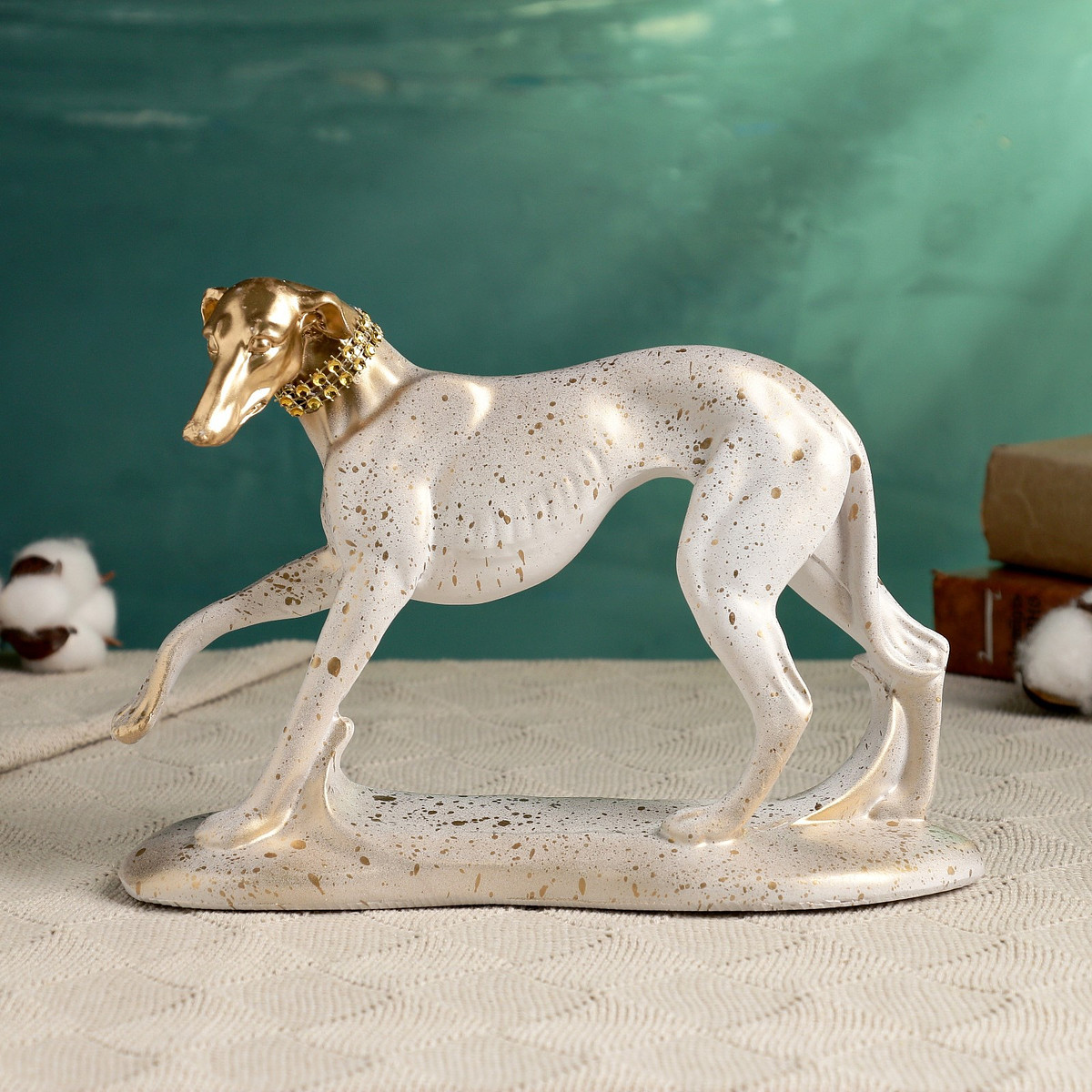 

Фигурка полистоун, Золотистый;белый