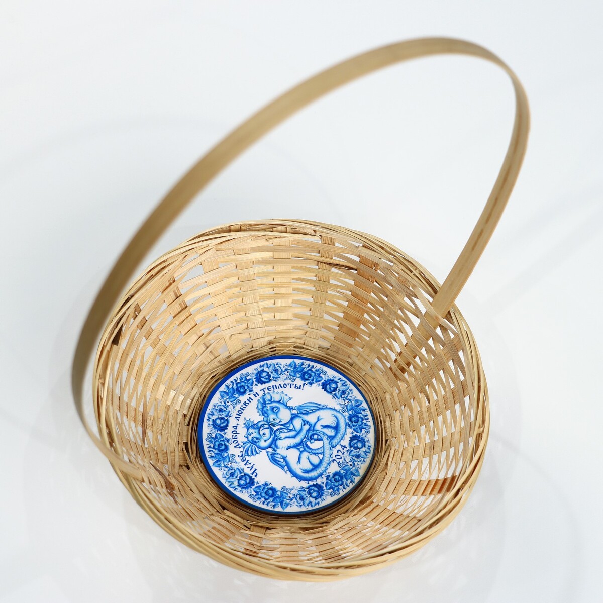 

Корзина плетеная, бамбук,