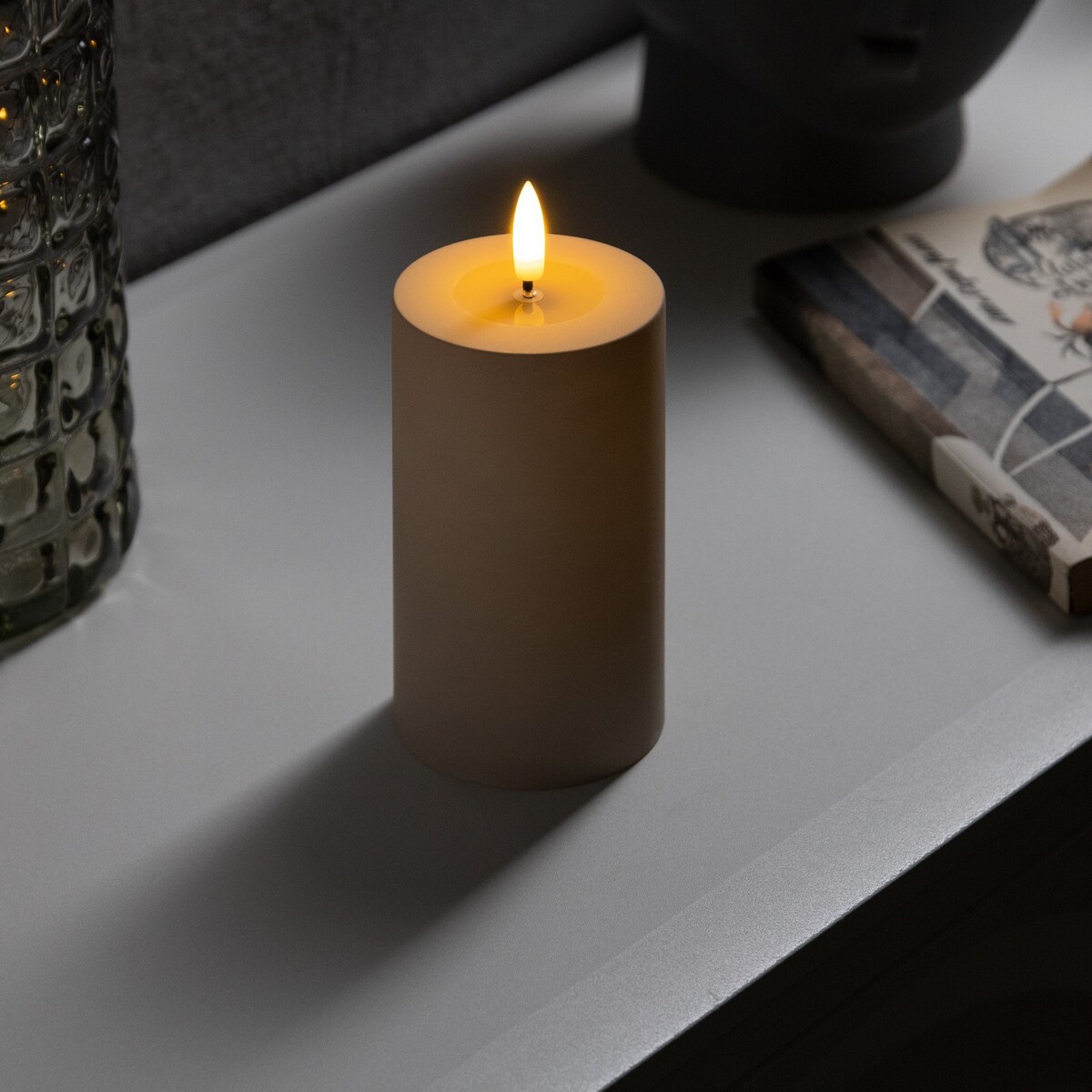 Светодиодная свеча бежевая, 7 × 15 × 7 см, пластик, батарейки аах2 (не в комплекте), свечение теплое белое подсвечник полистоун на 1 свечу горец чёрный свеча в комплекте 15х8 5х8 5 см
