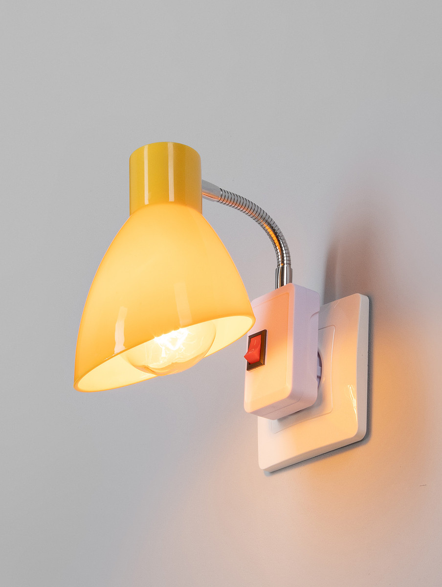 

Бра в розетку