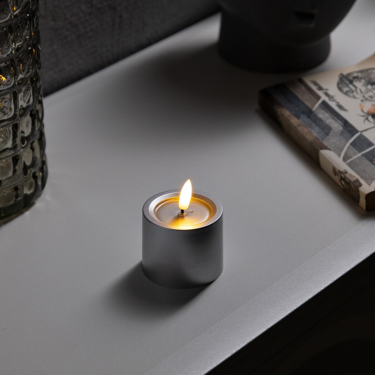 Светодиодная свеча серебристая, 6 × 8 × 6 см, пластик, батарейки ааах2 (не в комплекте), свечение теплое белое