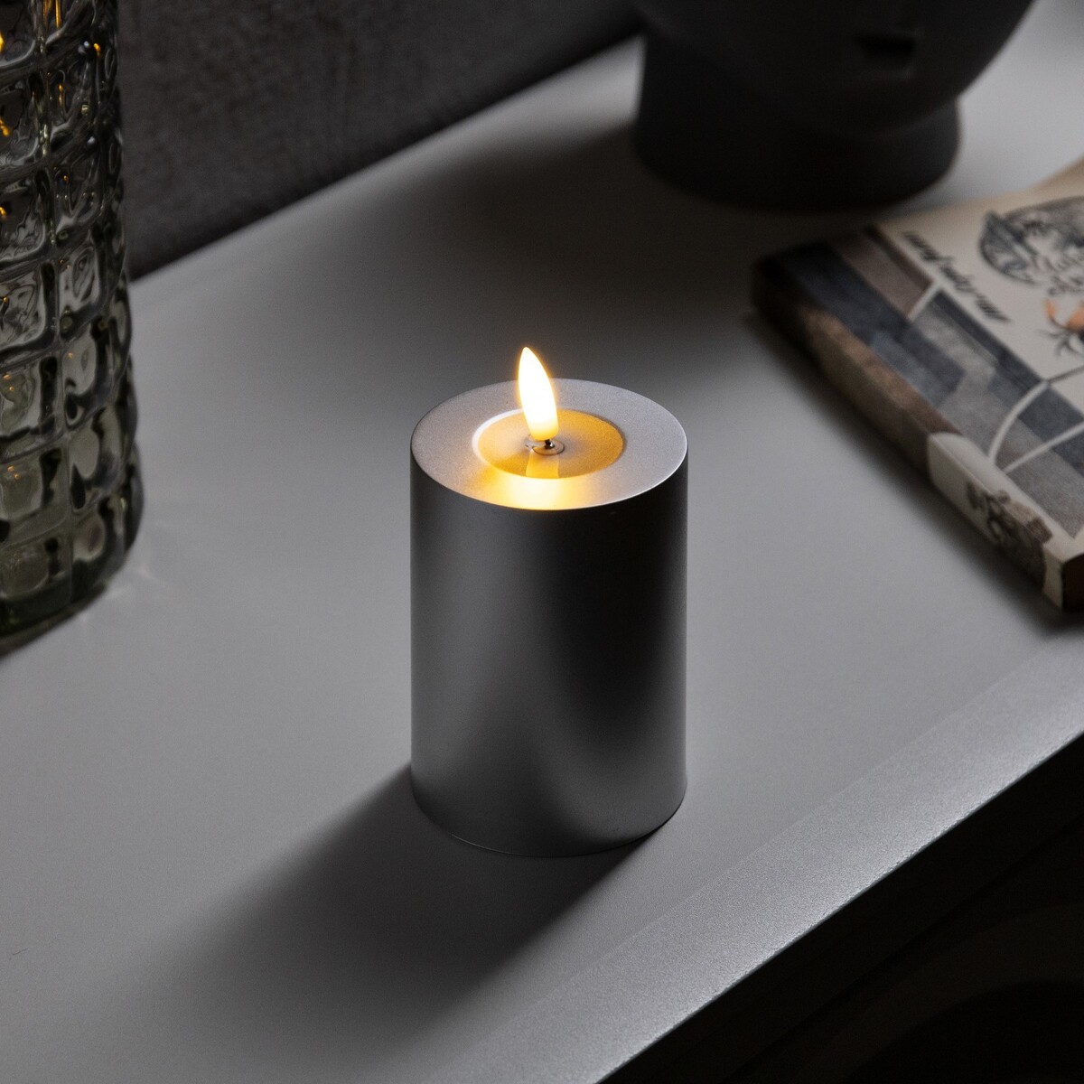 Светодиодная свеча серебристая, 7 × 13 × 7 см, пластик, батарейки аах2 (не в комплекте), свечение теплое белое
