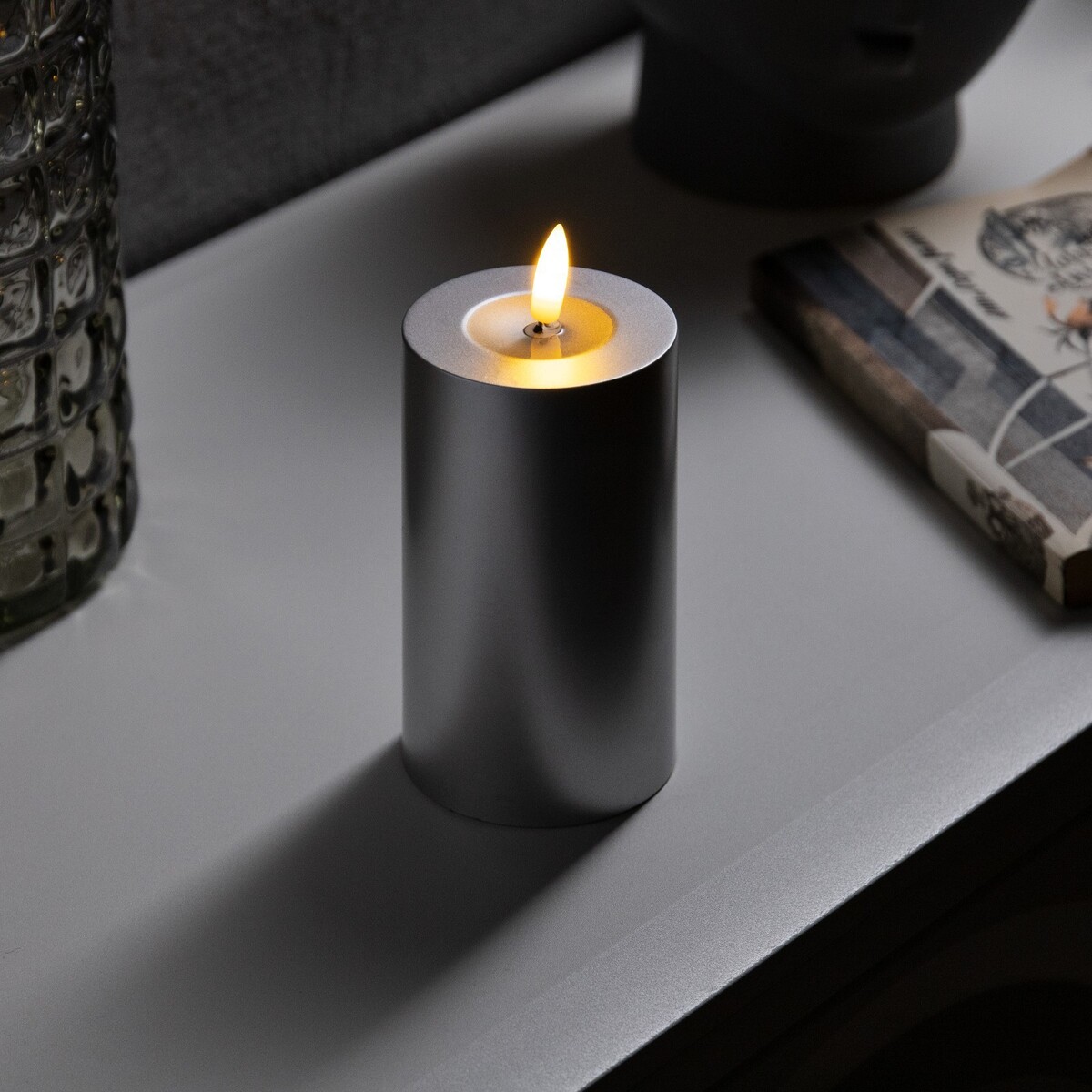 Светодиодная свеча серебристая, 7 × 15 × 7 см, пластик, батарейки аах2 (не в комплекте), свечение теплое белое